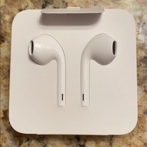 Apple White Earbud Headphones